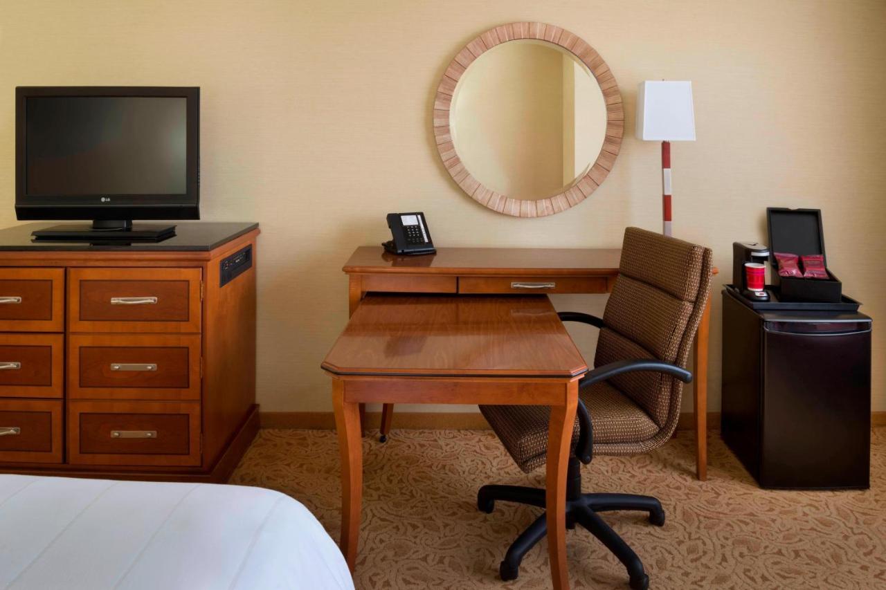 Toronto Airport Marriott Hotel Eksteriør bilde